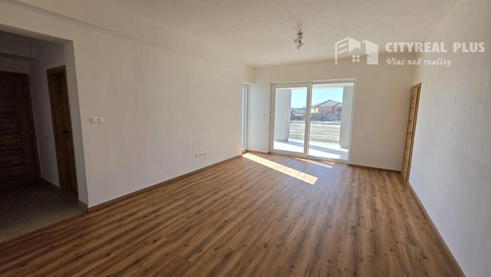 TOPP PONUKA !Ponúkam na predaj rodinný dom v radovej zástavbe v meste Kolárovo