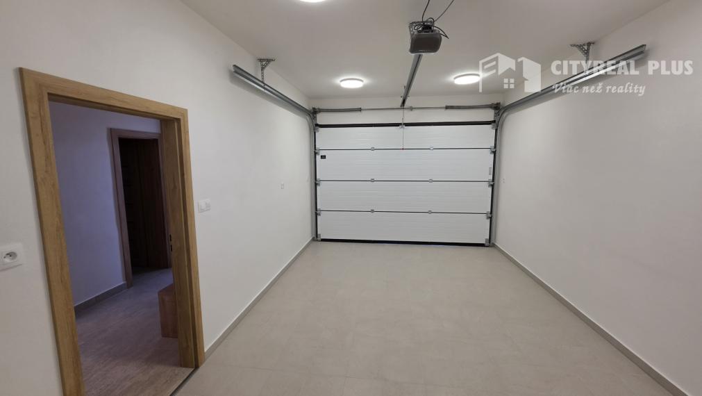 TOPP PONUKA !Ponúkam na predaj rodinný dom v radovej zástavbe v meste Kolárovo