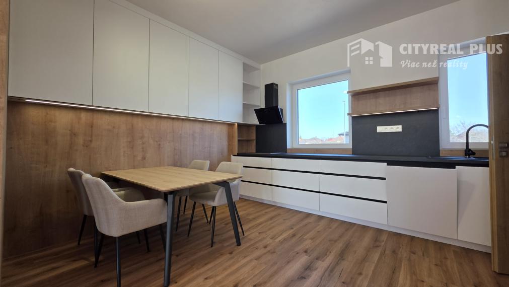 TOPP PONUKA !Ponúkam na predaj rodinný dom v radovej zástavbe v meste Kolárovo