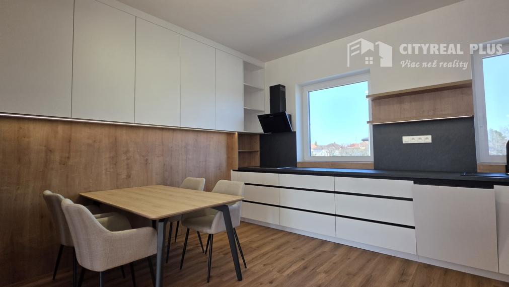 TOPP PONUKA !Ponúkam na predaj rodinný dom v radovej zástavbe v meste Kolárovo