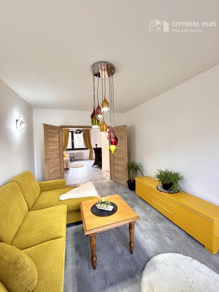 Ponúkame Vám na prenájom kompletne prerobený, krásny 3 izbový byt v centre mesta Nové Zámky