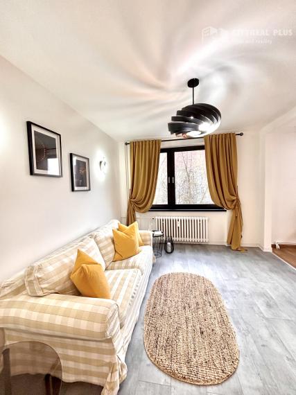 Ponúkame Vám na prenájom kompletne prerobený, krásny 3 izbový byt v centre mesta Nové Zámky