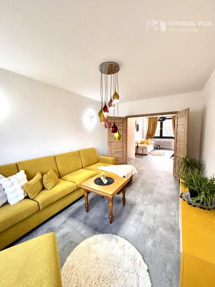 Ponúkame Vám na prenájom kompletne prerobený, krásny 3 izbový byt v centre mesta Nové Zámky