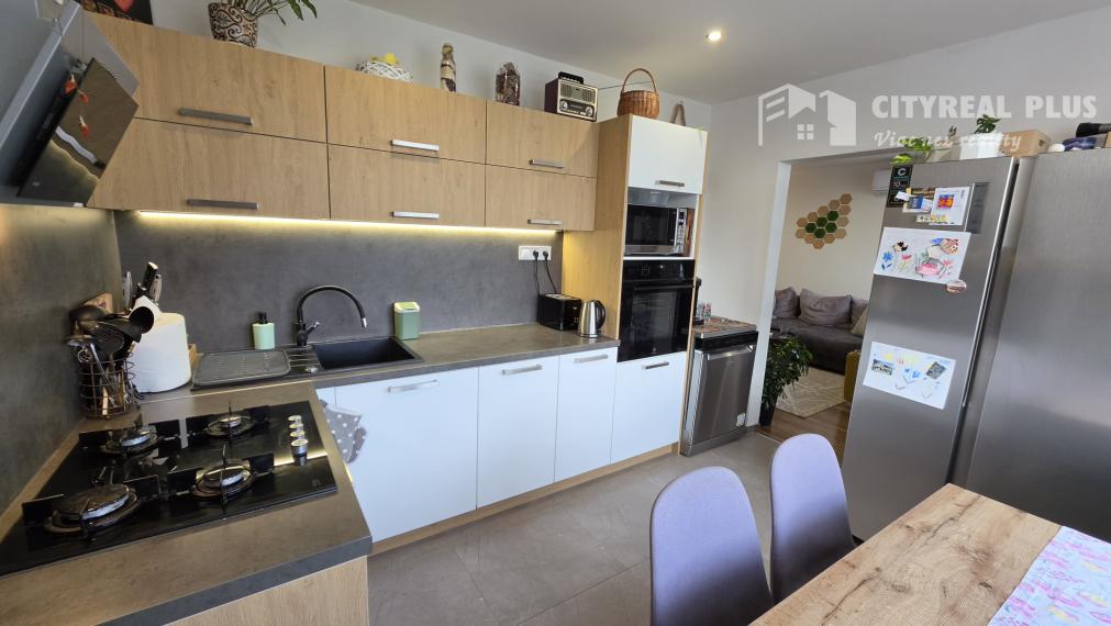 Predám krásny 3- Izbový byt 78m2 s 2x balkónom Nové Zámky