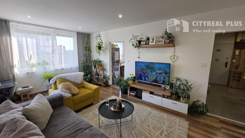 Predám krásny 3- Izbový byt 78m2 s 2x balkónom Nové Zámky