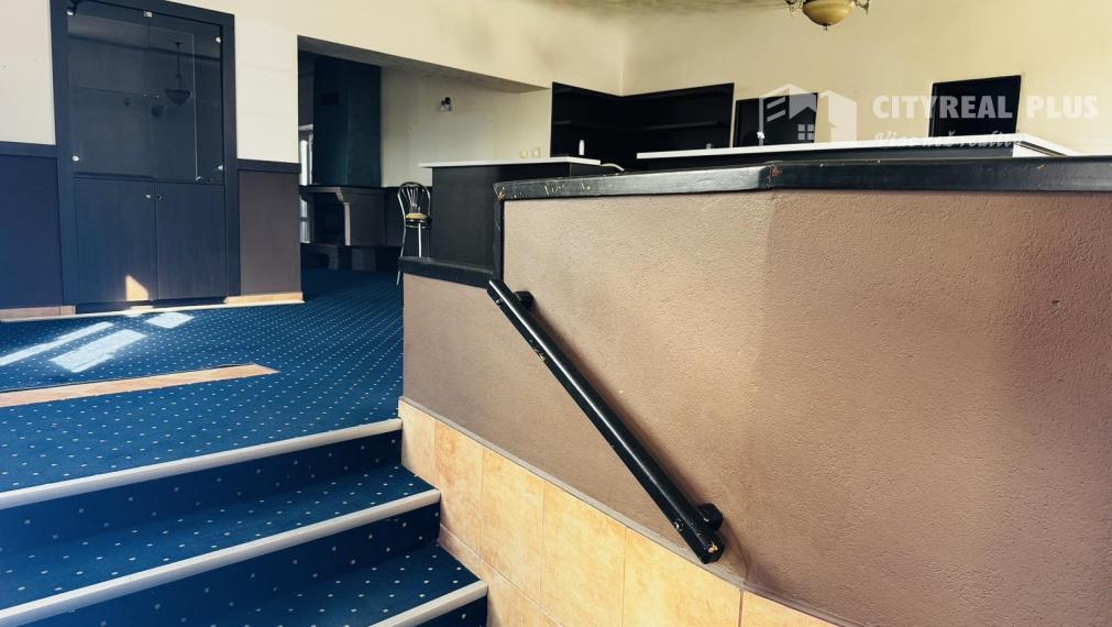 Ponúkame na prenájom obchodné priestory nachádzajúce sa v širšom centre mesta Nové Zámky na ulici Žerotínová bašta