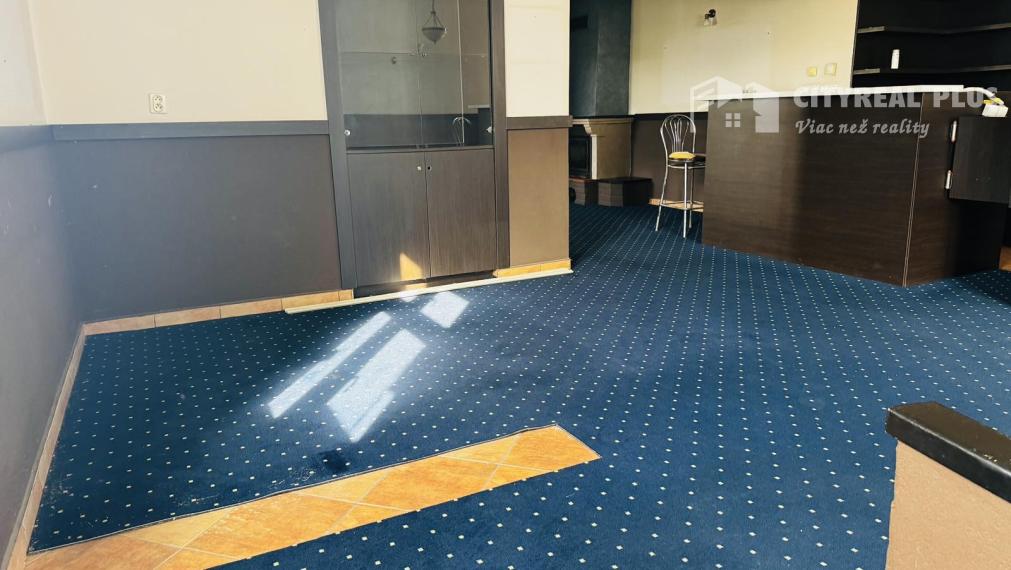 Ponúkame na prenájom obchodné priestory nachádzajúce sa v širšom centre mesta Nové Zámky na ulici Žerotínová bašta