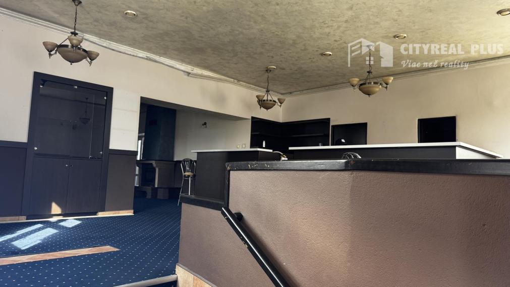 Ponúkame na prenájom obchodné priestory nachádzajúce sa v širšom centre mesta Nové Zámky na ulici Žerotínová bašta