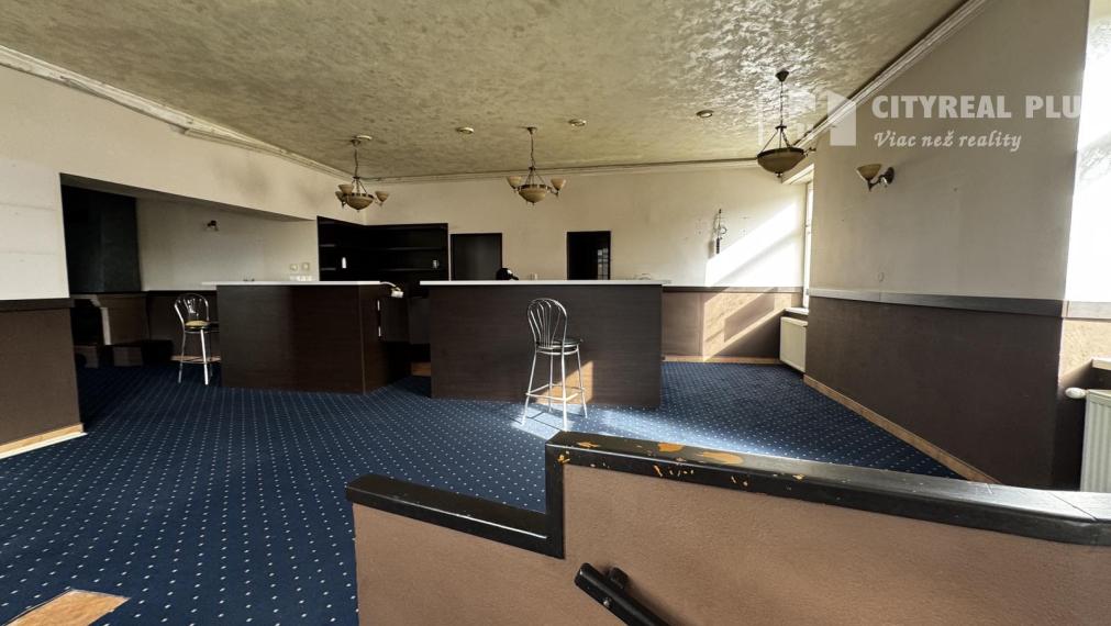 Ponúkame na prenájom obchodné priestory nachádzajúce sa v širšom centre mesta Nové Zámky na ulici Žerotínová bašta