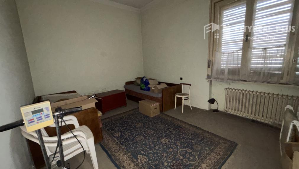 Ponúkame Vám na predaj rodinný dom v pôvodnom stave v meste Štúrovo