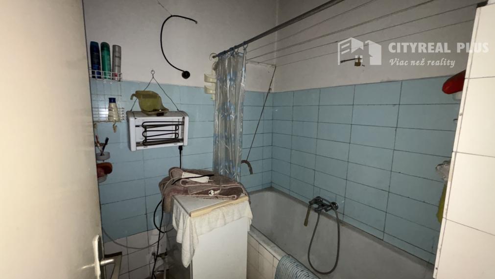 Ponúkame Vám na predaj rodinný dom v pôvodnom stave v meste Štúrovo