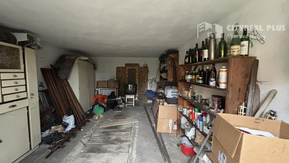 Ponúkame Vám na predaj rodinný dom v pôvodnom stave v meste Štúrovo