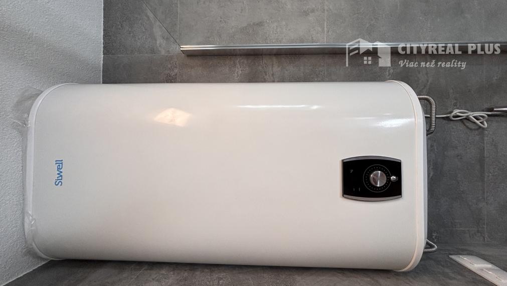 Ponúkame Vám na predaj kompletne prerobený, priestranný 2 izbový byt v centre mesta Nové Zámky