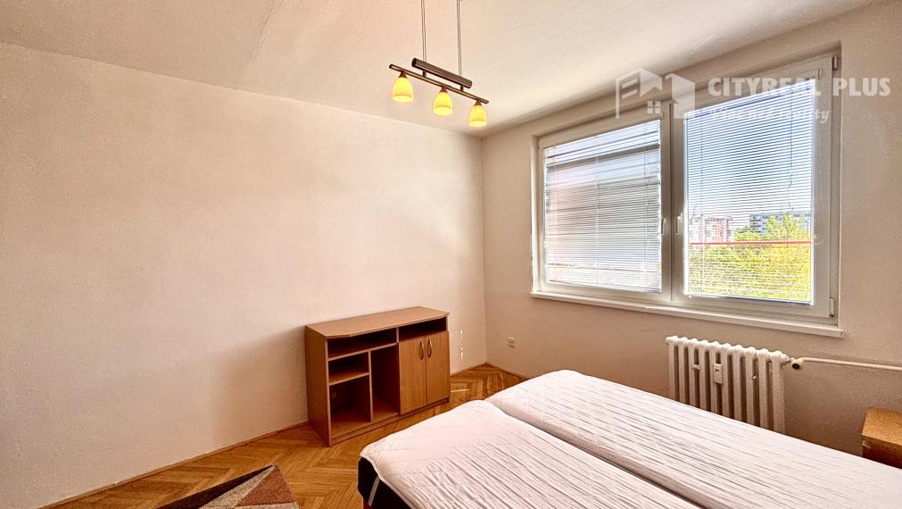 Ponúkame Vám na prenájom zariadený, 1 izbový byt  vo vyhľadávanej lokalite v meste Nové Zámky