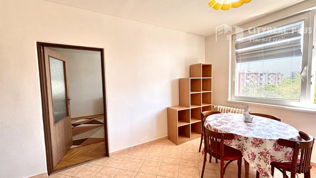 Ponúkame Vám na prenájom zariadený, 1 izbový byt  vo vyhľadávanej lokalite v meste Nové Zámky