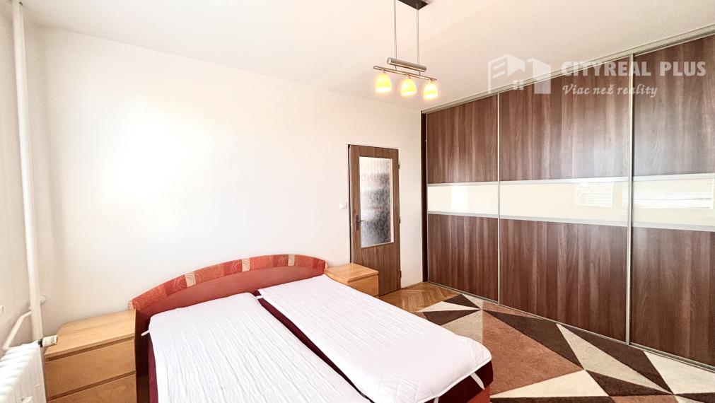 Ponúkame Vám na prenájom zariadený, 1 izbový byt  vo vyhľadávanej lokalite v meste Nové Zámky