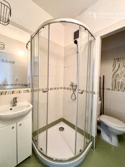 Ponúkame Vám na prenájom zariadený, 1 izbový byt  vo vyhľadávanej lokalite v meste Nové Zámky