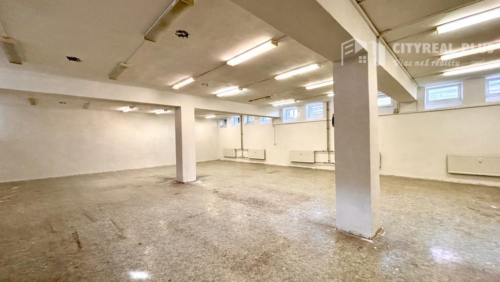 Ponúkame Vám na prenájom veľký obchodný priestor/sklad v meste Nové Zámky