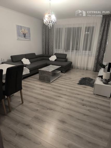 Priestranný 3-izbový byt po kompletnej rekonštrukcii v Hurbanove