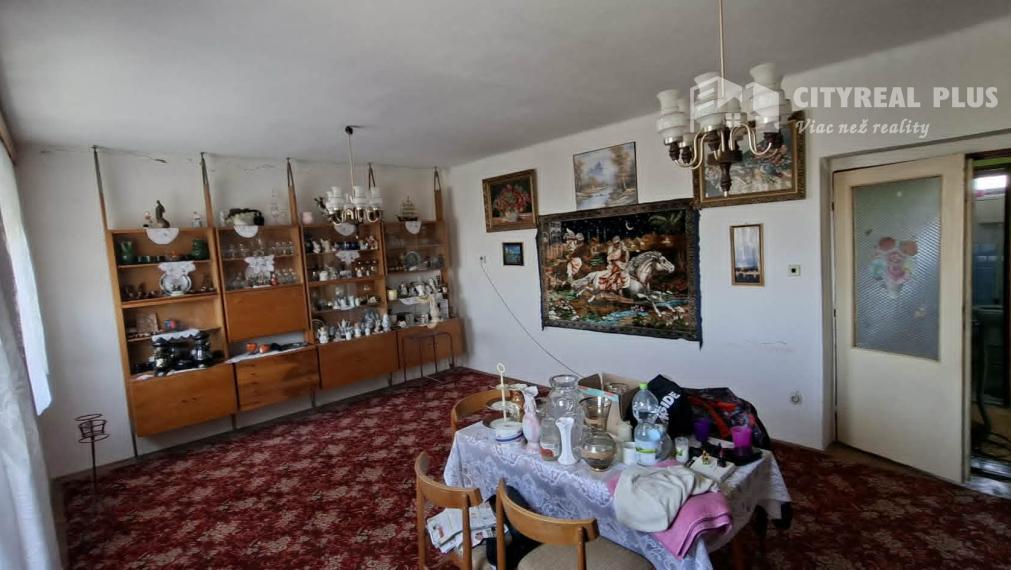 Predám poschodový Rodinný dom v obci Tvrdošovce