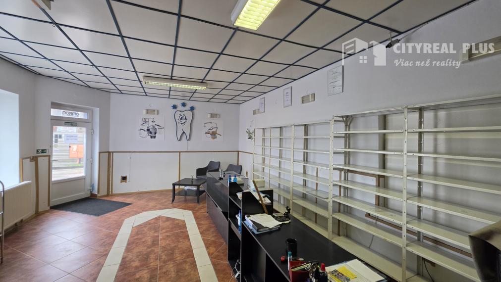 Na Predaj Rodinný dom - administratívná budova Nové Zámky