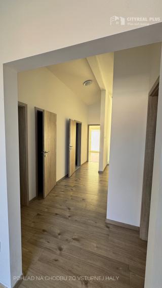 Na predaj krásny 4 izbový rodinný dom v Hronských Kosihách