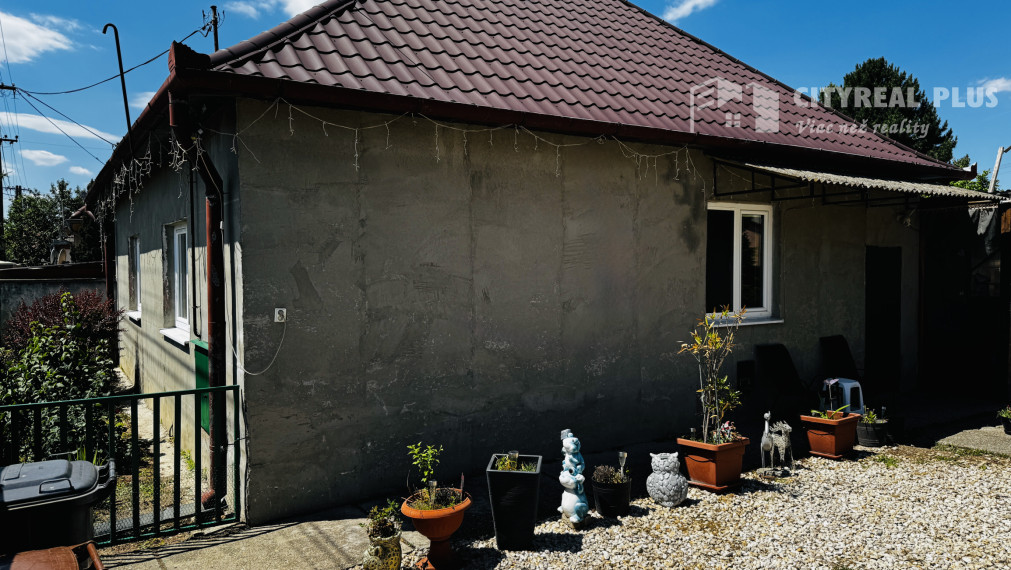 Ponúkame Vám na predaj rodinný dom v obľúbenej a vyhľadávanej časti mesta Kolárovo
