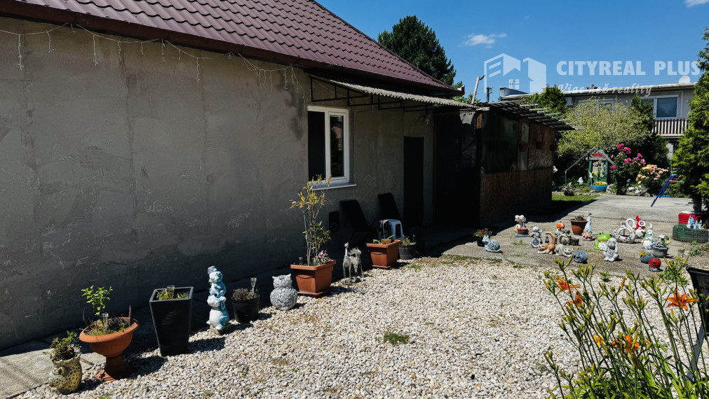 Ponúkame Vám na predaj rodinný dom v obľúbenej a vyhľadávanej časti mesta Kolárovo