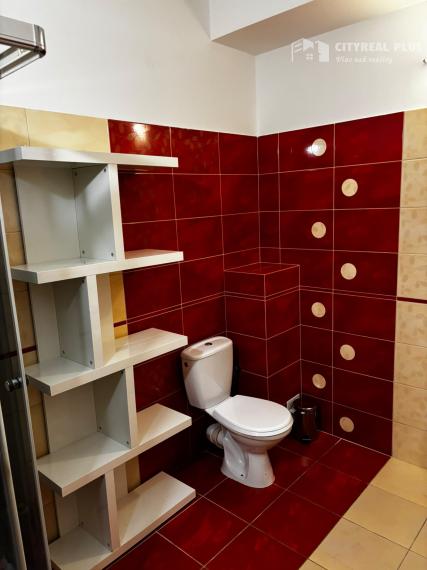 Ponúkame Vám na PRENÁJOM 2-izbový byt v centre Nové Zámky