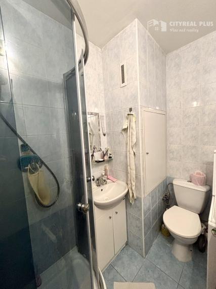 Ponúkame Vám na predaj útulný 1-izbový byt vo vyhľadávanej lokalite Nové Zámky