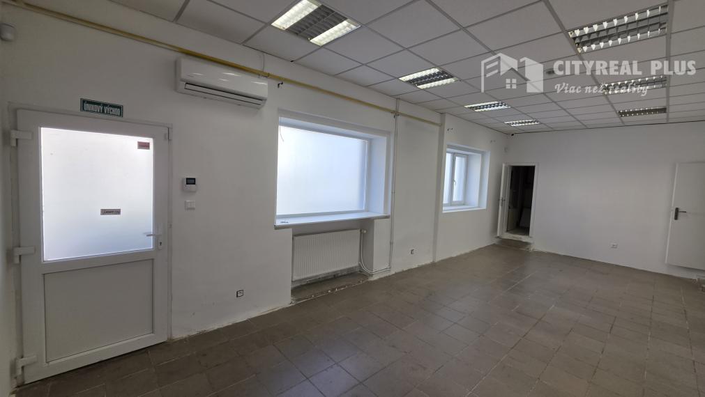 Prenájom obchodo administratívný priestor CENTRUM Nové Zámky