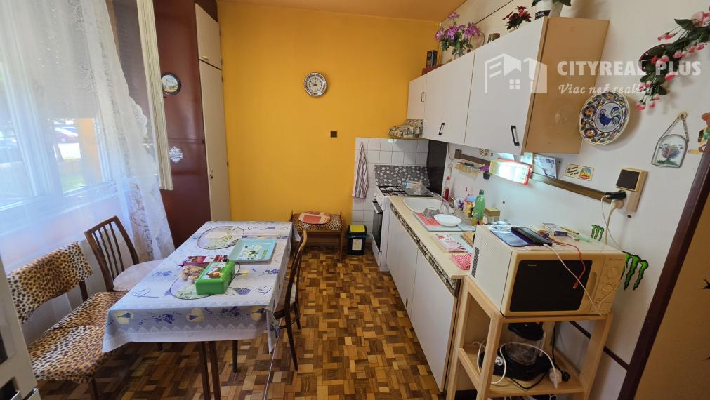 NOVINKA Na PREDAJ 3- Izbový byt S.H. VAJANSKÉHO NOVÉ ZÁMKY