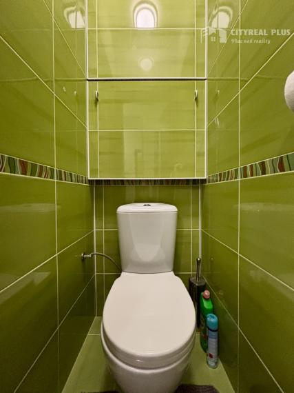Ponúkame Vám na prenájom príjemný, kompletne prerobený,zariadený 3 izbový byt v meste Nové Zámky