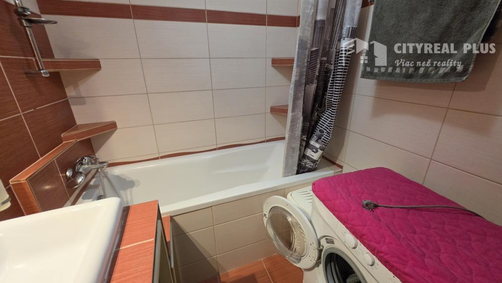 Ponúkam na PREDAJ 2- izbový byt Šafáriková Nové Zámky