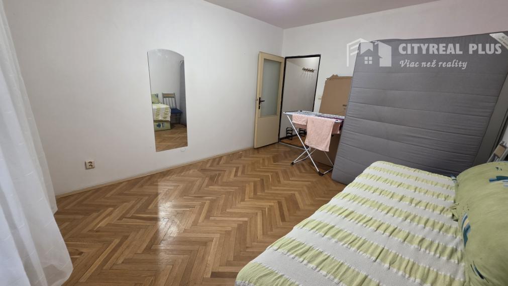 Ponúkam na PREDAJ 2- izbový byt Šafáriková Nové Zámky