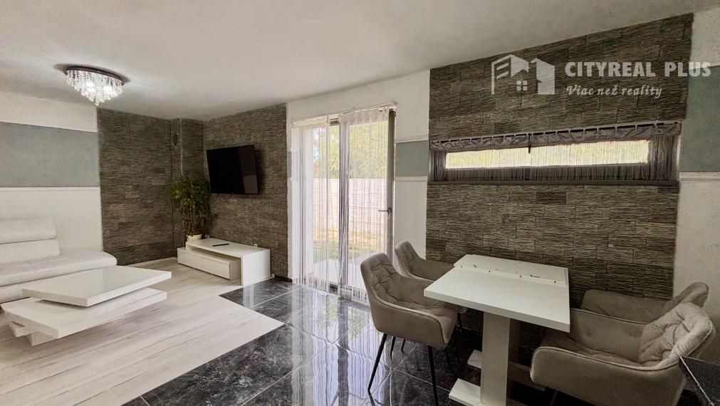 Ponúkame Vám na predaj moderný rodinný dom typu bungalov so samostatnými bytovými jednotkami