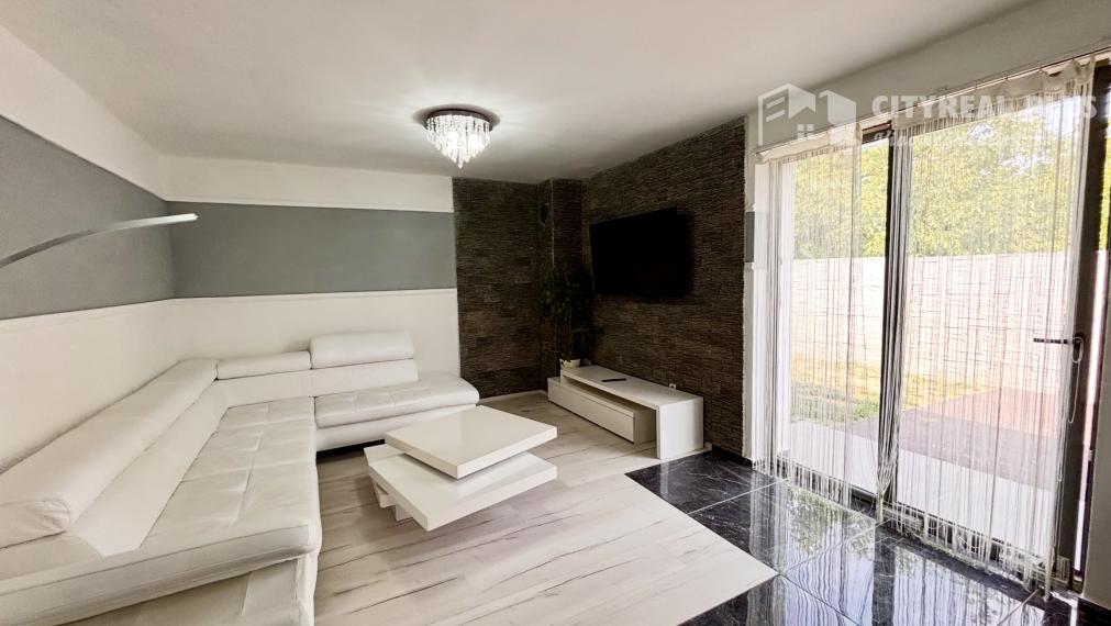 Ponúkame Vám na predaj moderný rodinný dom typu bungalov so samostatnými bytovými jednotkami