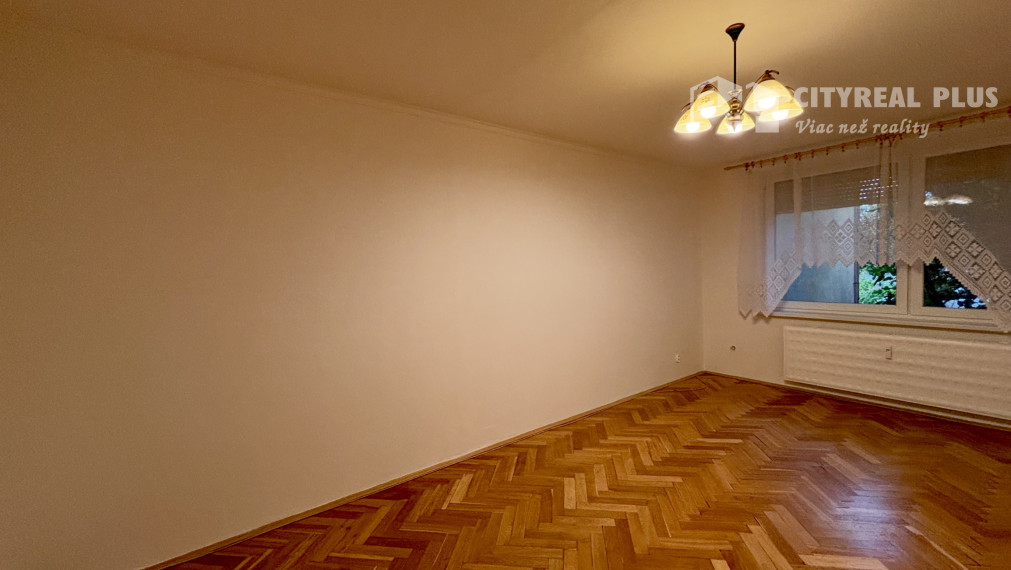Ponúkame Vám na prenájom čiastočne zariadený 3 izbový byt v meste Nové Zámky