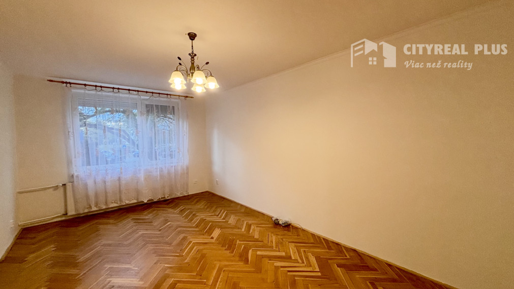 Ponúkame Vám na prenájom čiastočne zariadený 3 izbový byt v meste Nové Zámky