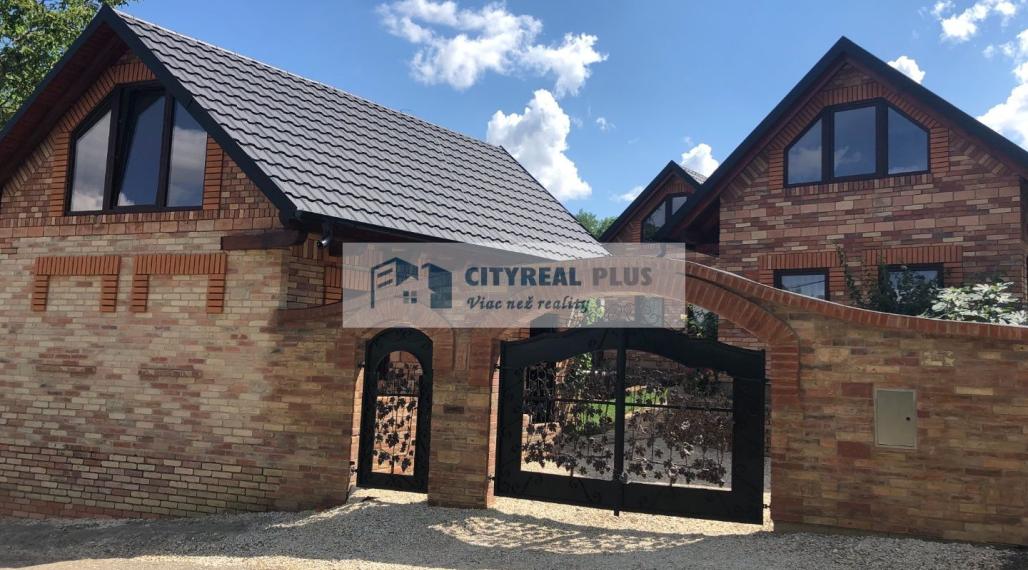 Na predaj krásny objekt so šiestimi chatkami Podhájska