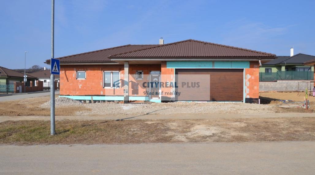 Na predaj nadštandardná  novostavba 4-izbového rodinného domu  v obci Lužianky