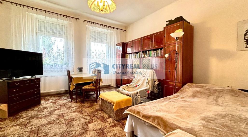 Výrazne znížená cena!!!Ponúkame Vám na predaj dom v Nových Zámkoch!!!