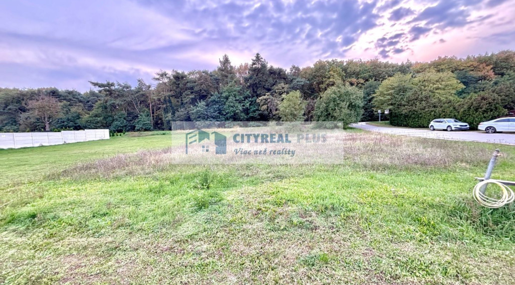 Ponúkame Vám na predaj stavebný pozemok v obci Bajč!