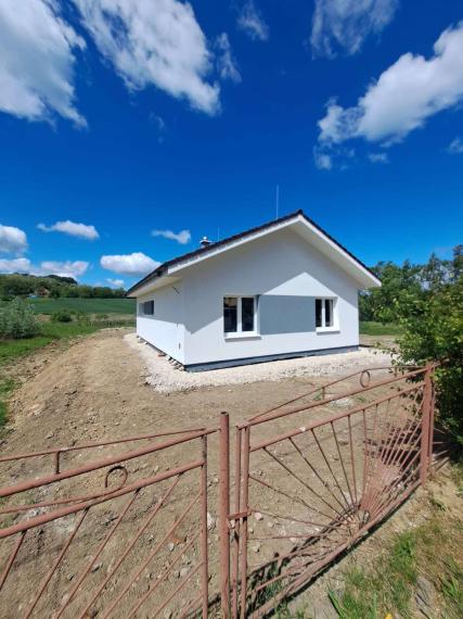 Na predaj: 3-izbová novostavba len 9km od Podhájskej