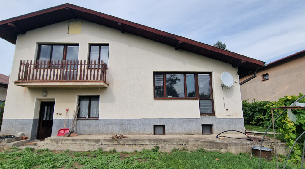 Ponúkam na predaj RODINNÝ DOM Nesvady