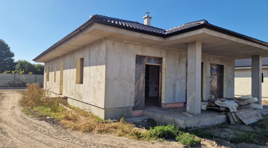 Gúgska ulica!!Na Predaj 4 izbová NOVOSTAVBA na 763m2 pozemku Nové Zámky