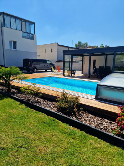 Na predaj 9 izbový rodinný dom v meste Šurany