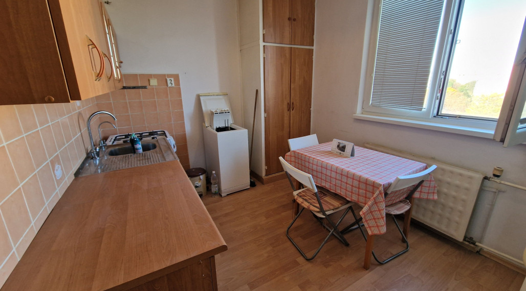 Ponúkam na prenájom 2 izbový byt na ulici Ľ.Štúra Nové Zámky