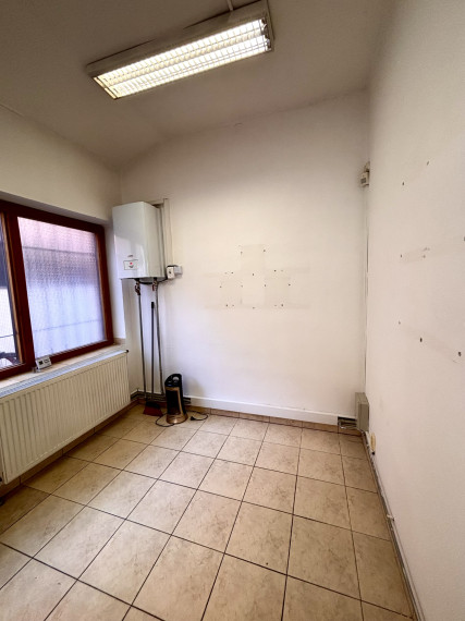 Ponúkame Vám na prenájom obchodný priestor v centre mesta Nové Zámky