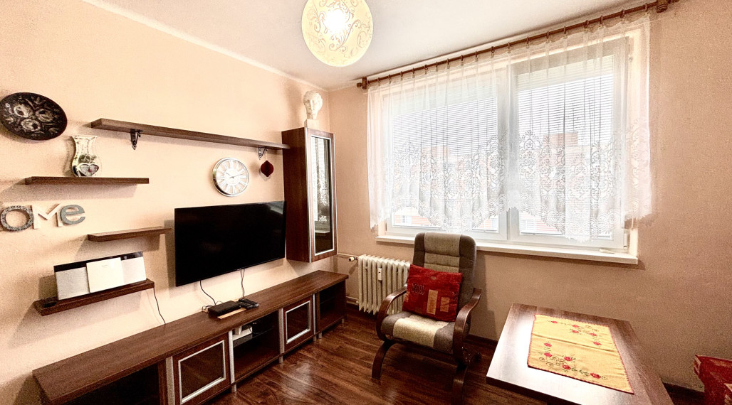 Ponúkame Vám na prenájom zariadený 1 izbový byt v meste Nové Zámky